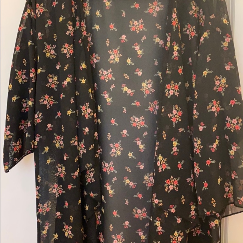 Black Floral Shirley